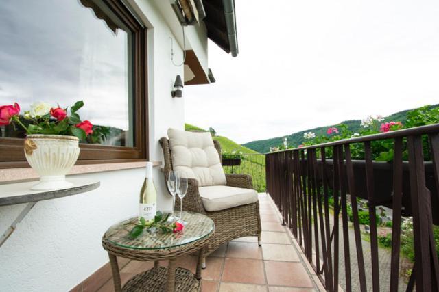 Wein Und Gastehaus Marlene Pohl Hotel Kinheim Exterior photo